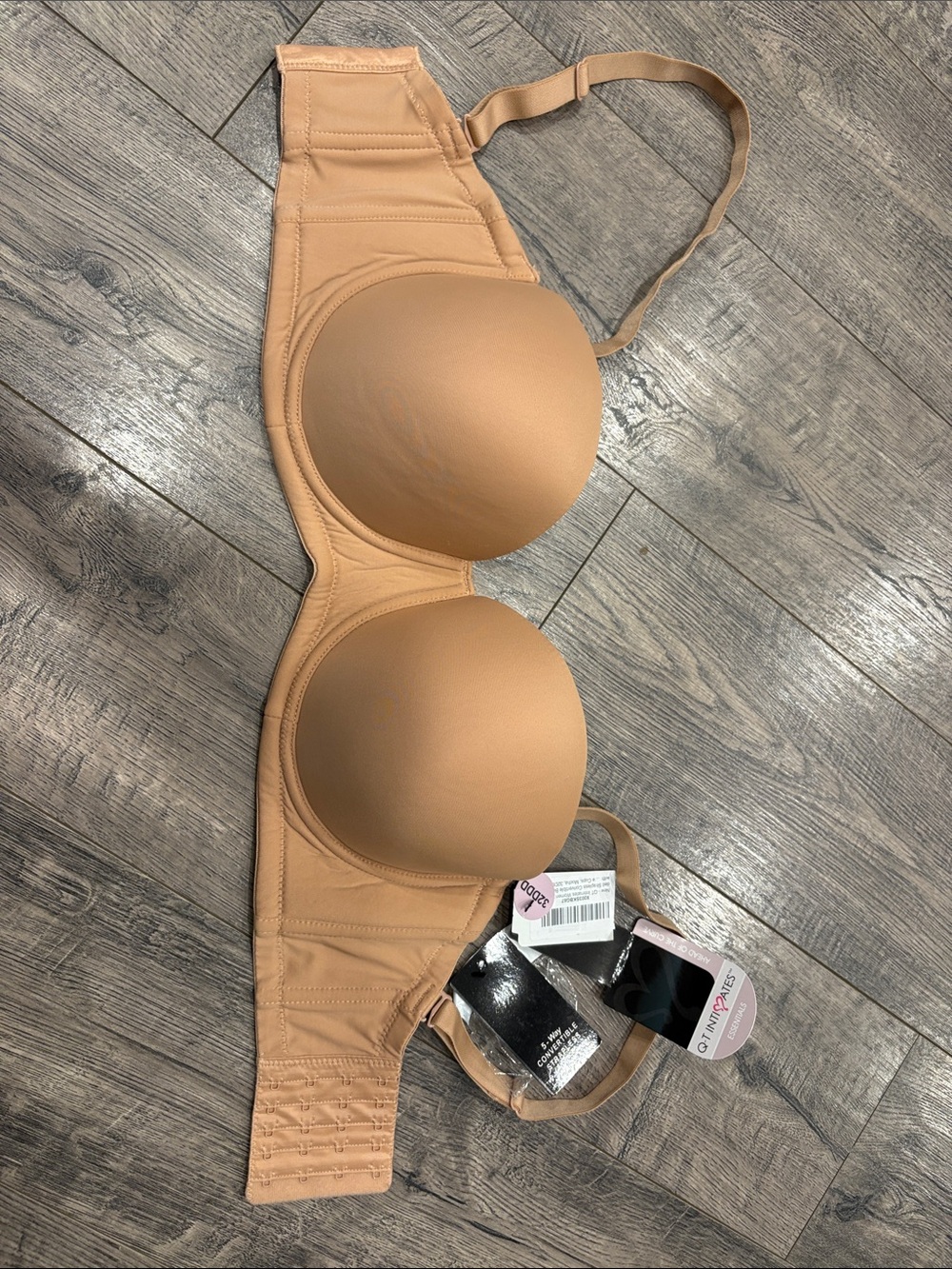 Q-T Intimates Women’s Molded Strapless Convertible bra NWT
